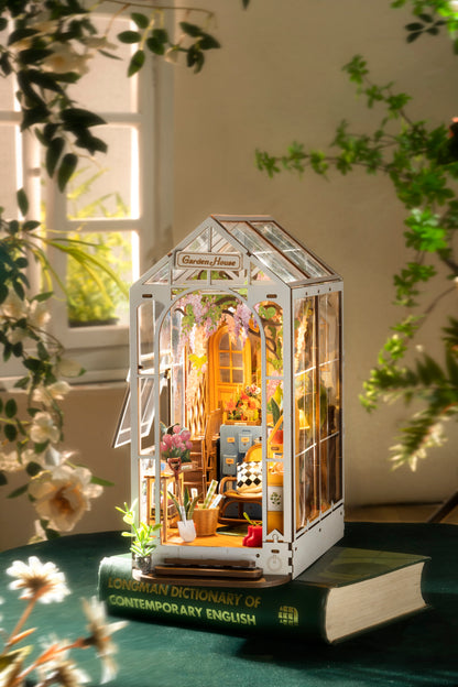 Holiday Garden House Book Nook
